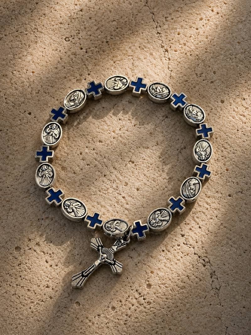 <p><strong>Blue</strong></p>