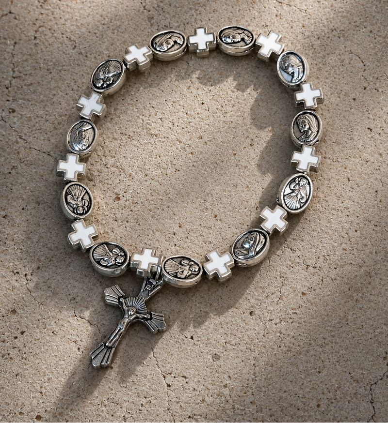 <p><strong>White</strong></p>